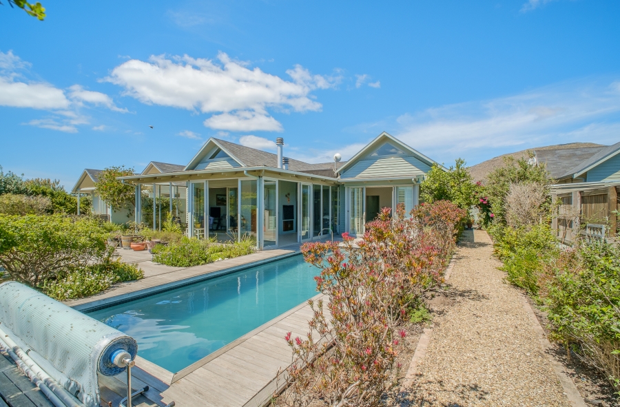 3 Bedroom Property for Sale in Lake Michelle Western Cape